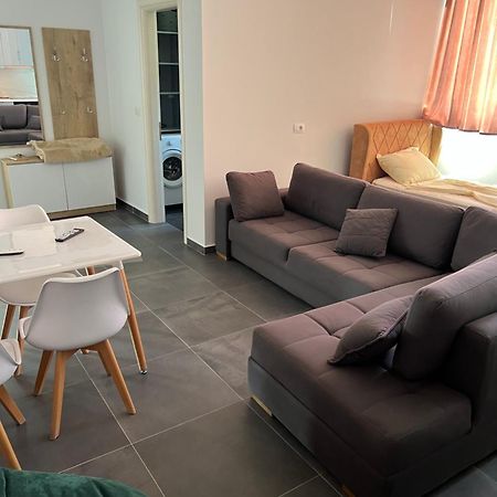Deda Apartments Саранде Екстериор снимка