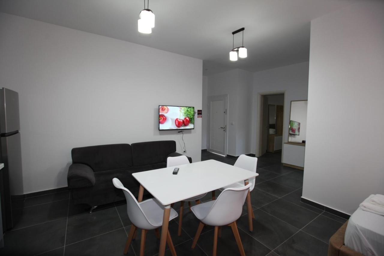 Deda Apartments Саранде Екстериор снимка