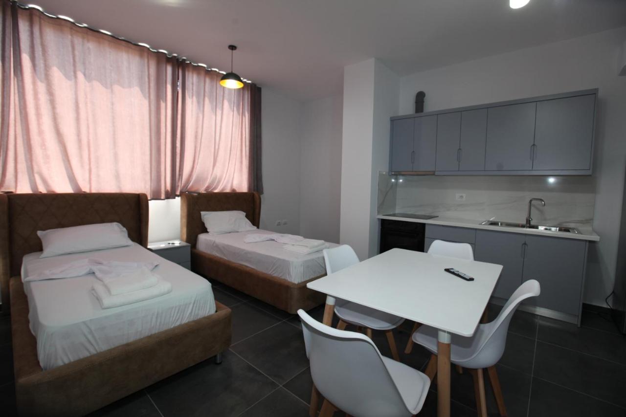 Deda Apartments Саранде Екстериор снимка