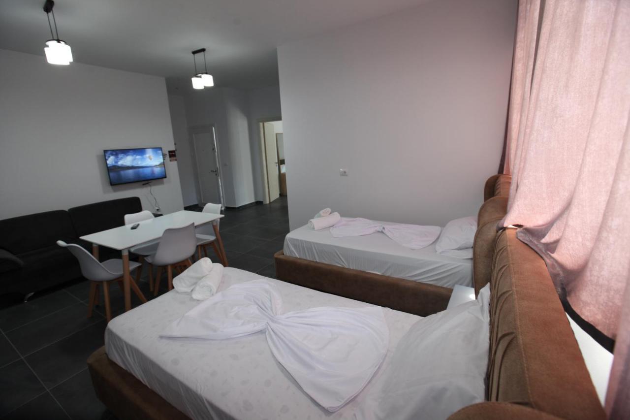 Deda Apartments Саранде Екстериор снимка