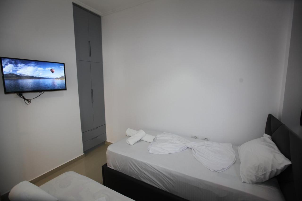 Deda Apartments Саранде Екстериор снимка