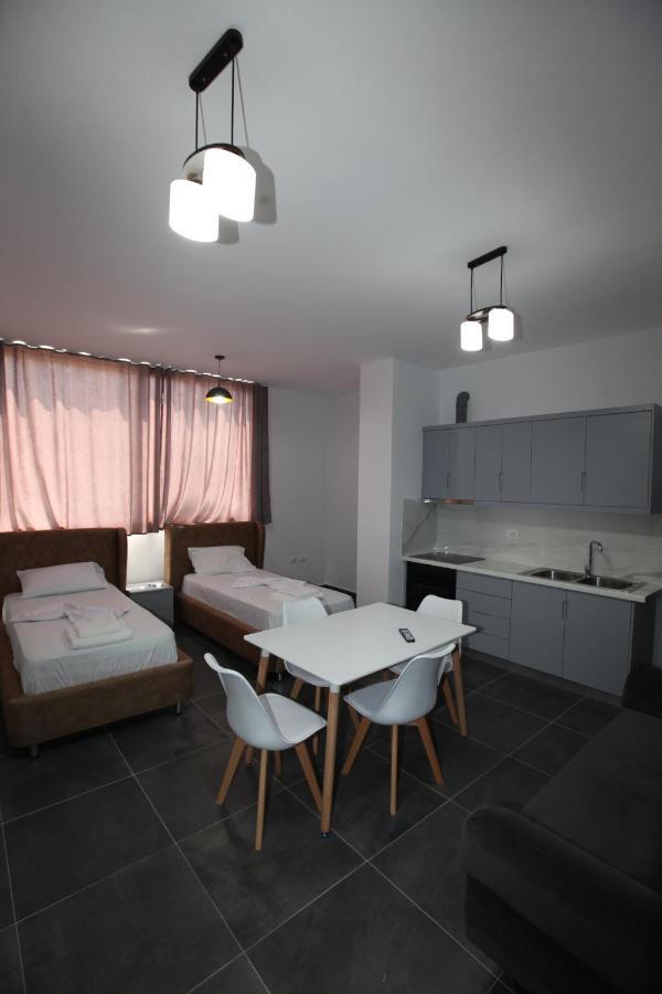 Deda Apartments Саранде Екстериор снимка