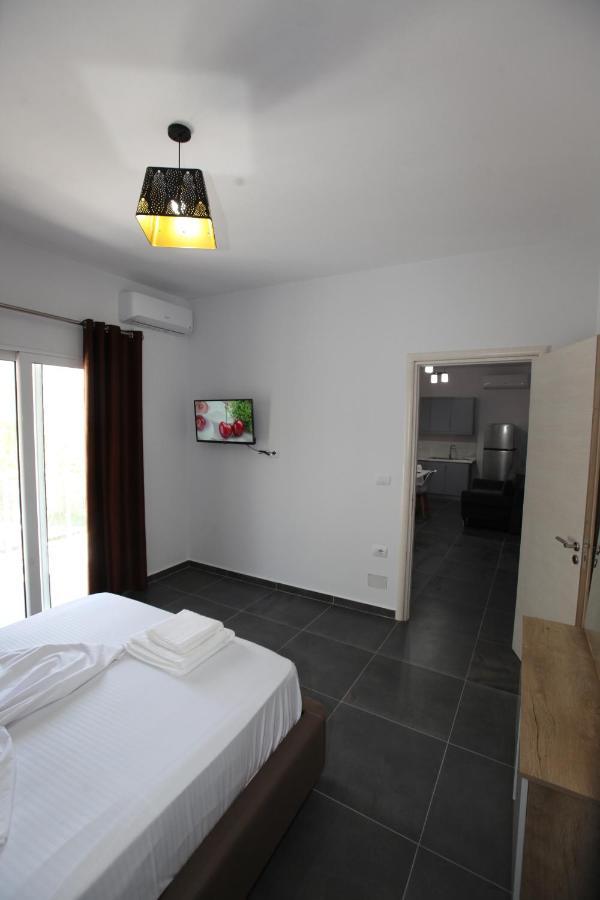 Deda Apartments Саранде Екстериор снимка
