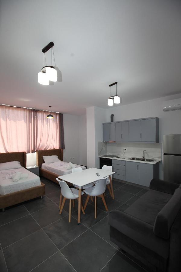 Deda Apartments Саранде Екстериор снимка